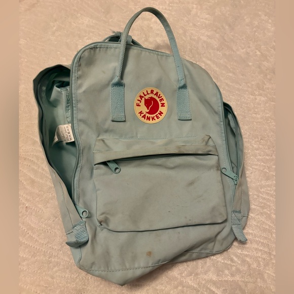 Fjallraven Kraken Backpack - Picture 1 of 3